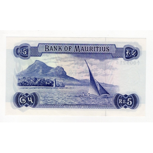 700 - Mauritius 5 Rupees issued 1967, portrait Queen Elizabeth II at right, rarer first signature, FIRST R... 