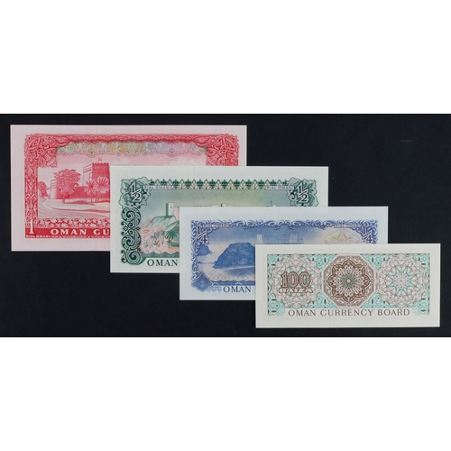 736 - Oman (4), 1 Rial Omani issued 1973 serial B/6 124158, 1/2 Rial issued 1973 serial B/3 590083, 1/4 Ri... 