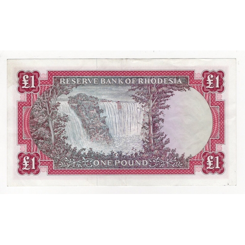 787 - Rhodesia 1 Pound dated 14th October 1968, portrait Queen Elizabeth II at right, serial K/29 179617 (... 