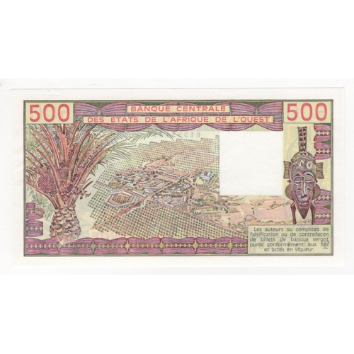 922 - West African States,Togo 500 Francs dated 1979, serial Q.1 951350 (BNB B110Ta, Pick805T) EF+