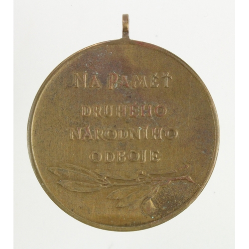670 - Czechoslovakia Medal for Second National Resistance 1939-45. Missing ribbon and suspender
