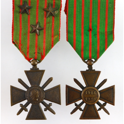 693 - French Croix de Guerre, both 1914-1918. One with 3 Stars. Both with original ribbons.  (2)