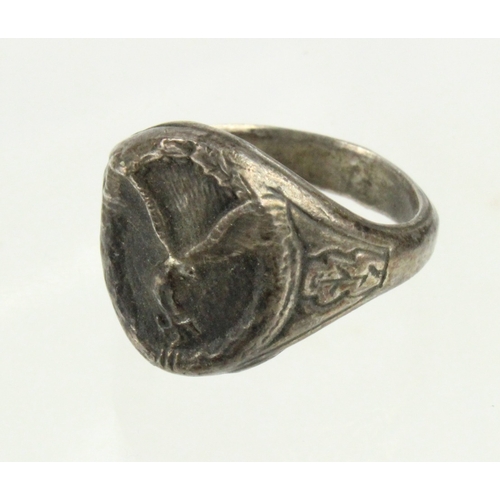 983 - Luftwaffe Pilots badged silver ring, stamped to loop '900'.