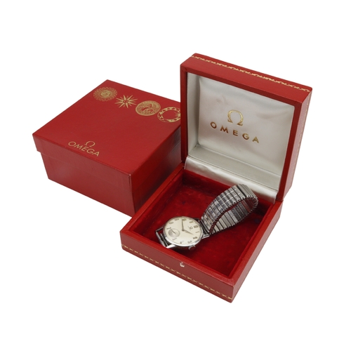 652 - Omega stainless steel gents manual wind wristwatch, ref. 14713-61, circa 1961. The silvered dial wit... 