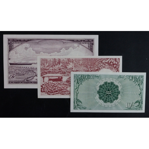662 - Ghana (3), 5 Pounds dated 1st July 1962, serial A/1 871628 (BNB B103d, Pick3d) EF+, 1 Pound dated 1s... 