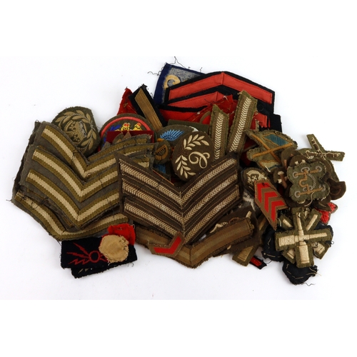 1086 - CLOTH BADGES: BRITISH ARMY WW2 and later Trade badges and Rank insignia all in excellent condition. ... 