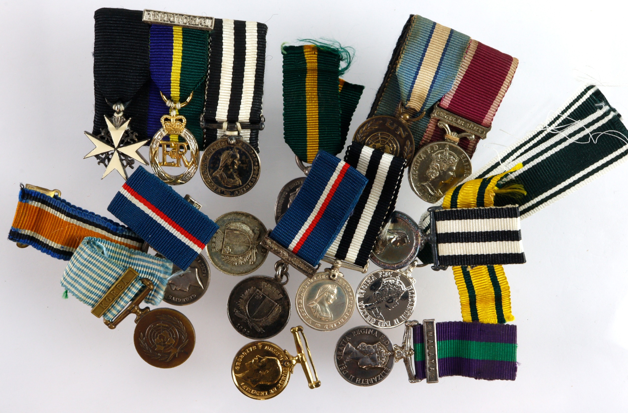 Miniature medals - various singles & groups, mostly contemporary (15)