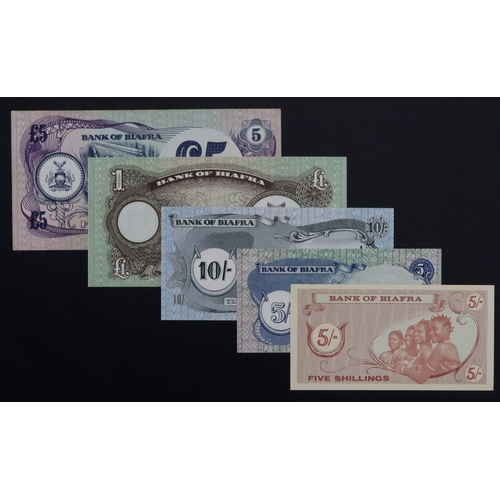 437 - Biafra (5), 5 pounds issued 1968-69, serial WA 0093869 (BNB B106a, Pick6a), 1 Pound, 10 Shillings an... 