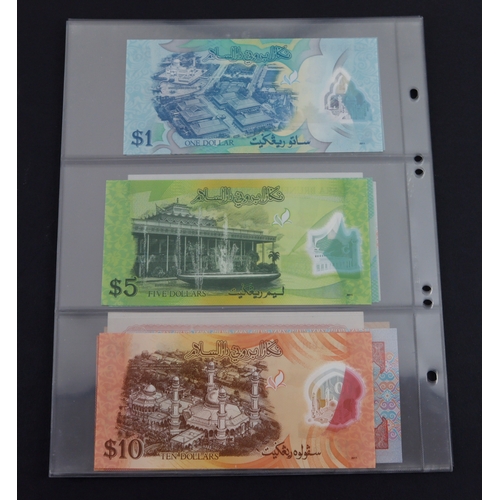 456 - Brunei (14), 1 Ringgit 1967, 20 Ringgit 2007 Commemorative polymer note, 10 Ringgit, 5 Ringgit & 1 R... 