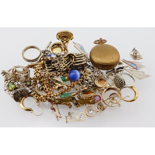 290 - Collection of assorted jewellery items to include yellow metal, white metal and costume pieces. Cont... 