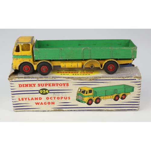 Lot 696       