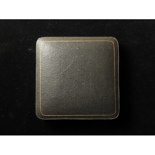 712 - British Commemorative Medal, pewter d.76mm: Edward VII Memorial 1910, a large impressive issue by th... 