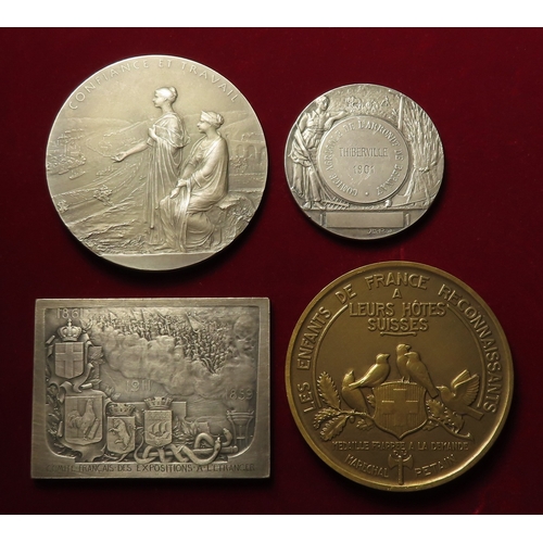 742 - French Commemorative / Prize Medals (4) housed in a single flat space Leuchtturm tray: Centenary of ... 