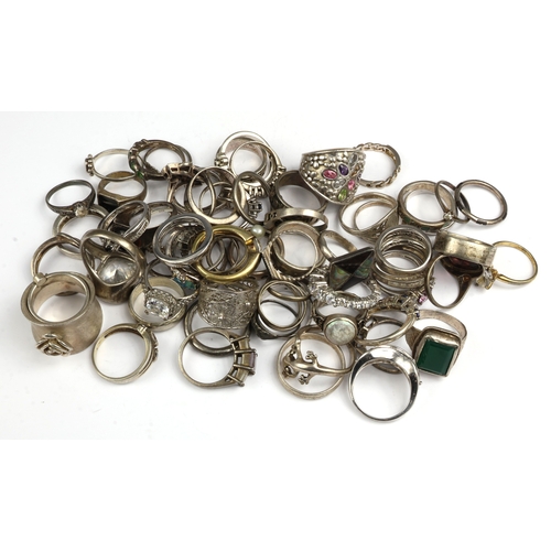 57 - Silver / White metal rings (approx 250g)