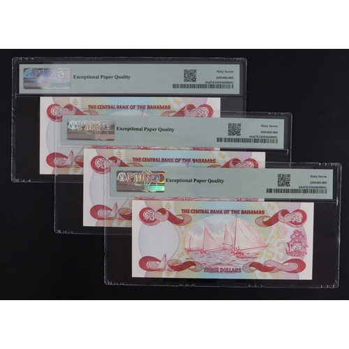 447 - Bahamas 3 Dollars (3) dated 1974, signed William C. Allen, a consecutively numbered run of 3 notes, ... 