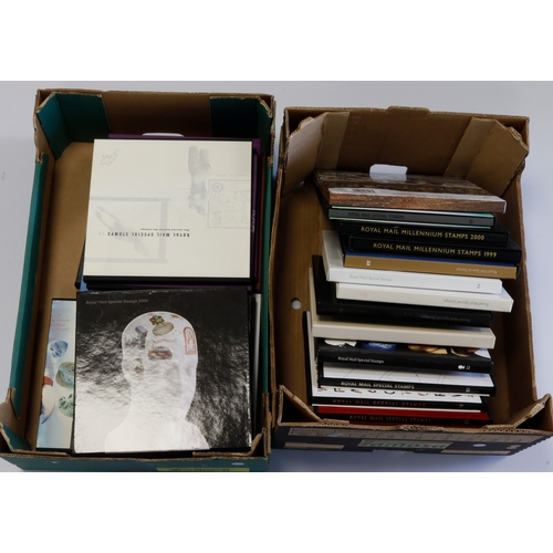 48 - GB - Royal Mail hardback Year Books, No's 8 - 34 (2017)  (27 books)  (in 2x trays)