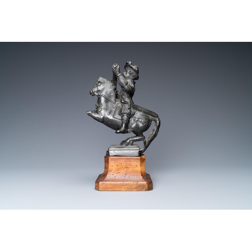 121 - A black-patinated bronze group of Henri IV on horseback, ca. 1600H.: 29 cm (incl. base)H.: 21,5 cm  ... 