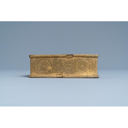 134 - An engraved gilded copper travel inkwell with secret compartment, 17th C.Dim.: 15 x 8 x 5 cm  Proven... 