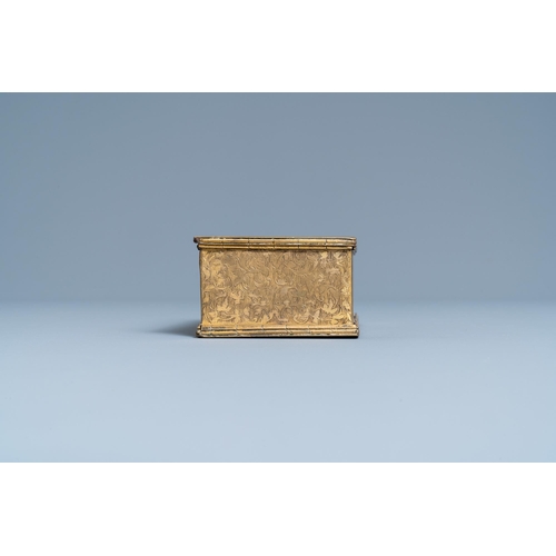 134 - An engraved gilded copper travel inkwell with secret compartment, 17th C.Dim.: 15 x 8 x 5 cm  Proven... 