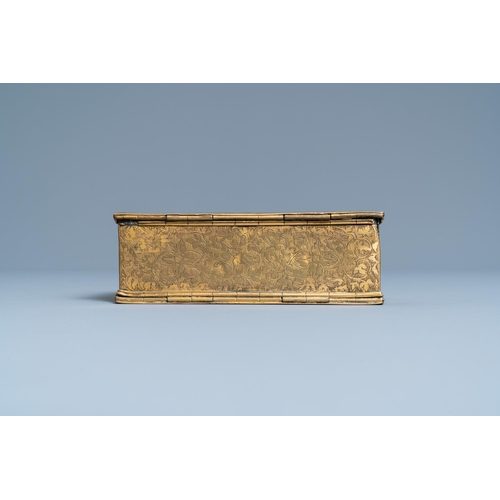 134 - An engraved gilded copper travel inkwell with secret compartment, 17th C.Dim.: 15 x 8 x 5 cm  Proven... 