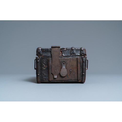 14 - A chiseled leather-clad wooden travel casket, France, 15th C.Dim.: 22,5 x 18 x 12 cm  Provenance: - ... 