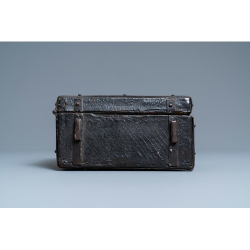 14 - A chiseled leather-clad wooden travel casket, France, 15th C.Dim.: 22,5 x 18 x 12 cm  Provenance: - ... 