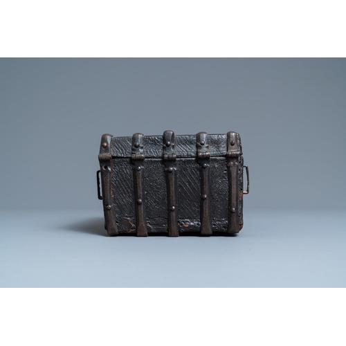 14 - A chiseled leather-clad wooden travel casket, France, 15th C.Dim.: 22,5 x 18 x 12 cm  Provenance: - ... 