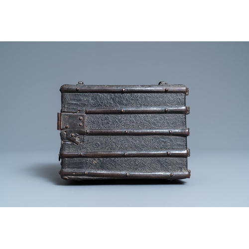 14 - A chiseled leather-clad wooden travel casket, France, 15th C.Dim.: 22,5 x 18 x 12 cm  Provenance: - ... 