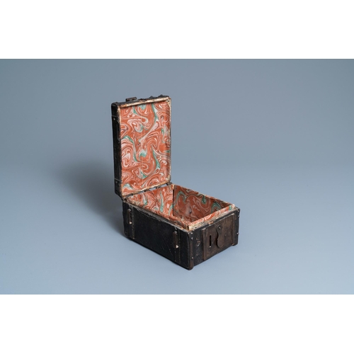 14 - A chiseled leather-clad wooden travel casket, France, 15th C.Dim.: 22,5 x 18 x 12 cm  Provenance: - ... 