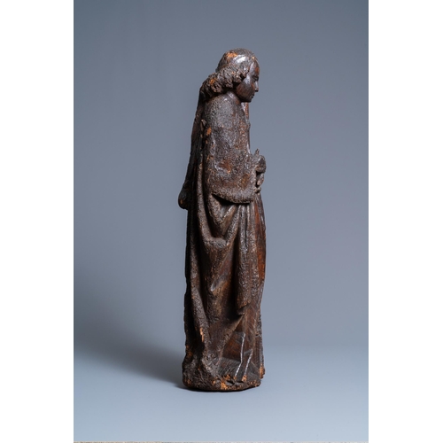 146 - An oak figure of an angel holding the Instruments of the Passion, Brabant region, Southern Netherlan... 