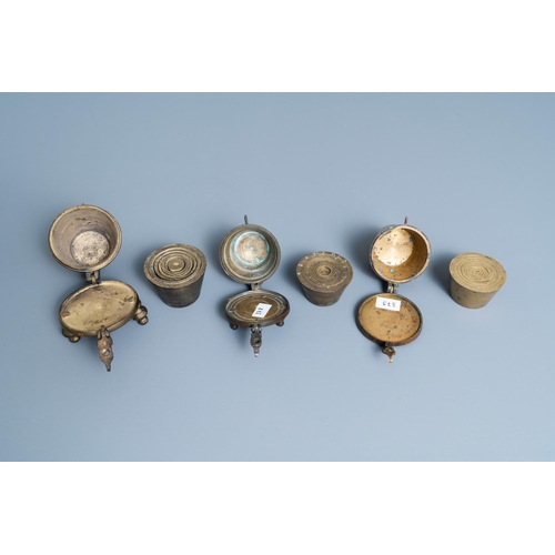 42 - Seven bronze nests of weights, France and/or Germany, 18/19th C.L.: 10,5 cm - H.: 9 cm (the largest)... 