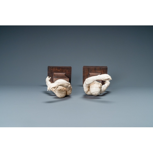 60 - A pair of ivory busts of males, Northern Germany or Italy, 17th C.Lot subject to CITES-regulations. ... 