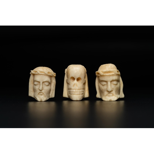 92 - Three two-faced bone memento mori, 19th C.H.: 2 cm  Provenance: - The Davioud-Larminet collection, L... 