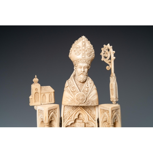 98 - An ivory triptych figure depicting a bishop, Dieppe, France, 19th C.Lot subject to CITES-regulations... 