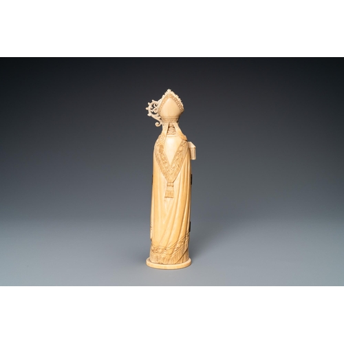 98 - An ivory triptych figure depicting a bishop, Dieppe, France, 19th C.Lot subject to CITES-regulations... 