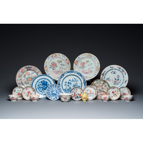 2 - A varied collection of Chinese blue, white and famille rose porcelain, Yongzheng and laterDia.: 23,5... 