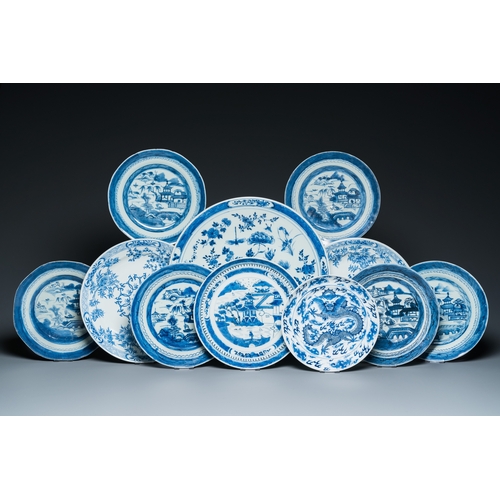 56 - A Chinese blue and white dish and ten plates, 19th C.Dia.: 36,5 cm (the largest)