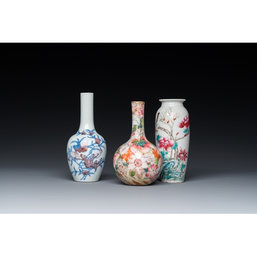 60 - Three Chinese famille rose and blue, white and copper-red vases, 19/20th C.H.: 12,5 cm (the tallest)... 