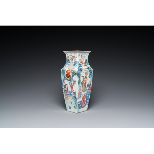 99 - A square Chinese famille rose 'immortals' vase, 19th C.H.: 30 cm