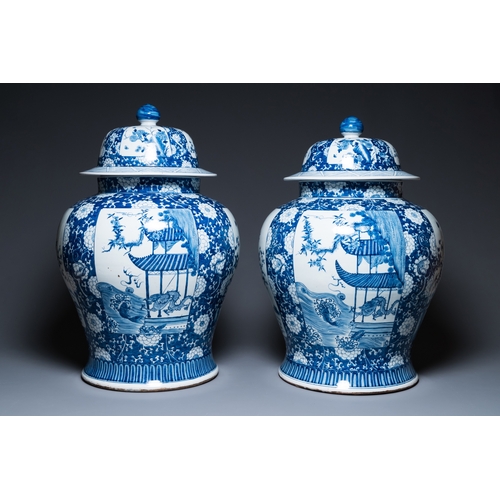 104 - An exceptionally large pair of Chinese blue and white vases and covers, 19/20th C.H.: 79 cm
 
 Prove... 