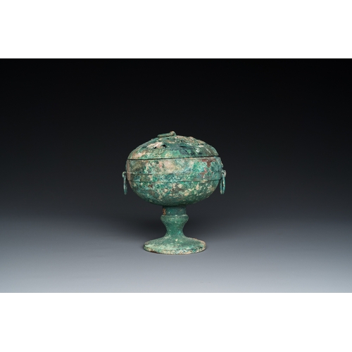 1086 - A Chinese bronze 'xianglu' censer with reticulated cover, Western HanH.: 14 cm - L.: 13 cm
 
 Proven... 