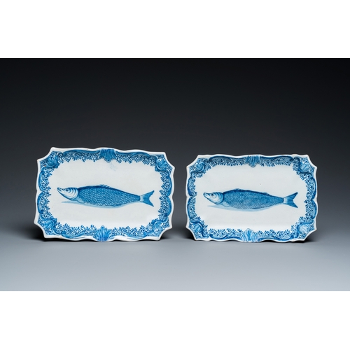 1321 - A pair of Dutch Delft blue and white 'herring' dishes, 18th C.Dim.: 24 x 16 cm
 
 Each marked AP on ... 