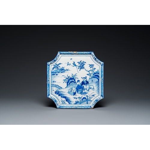 1299 - A blue and white Dutch Delft chinoiserie plaque with a tea drinking scene, 18th C.Dim.: 27,5 x 27,5 ... 