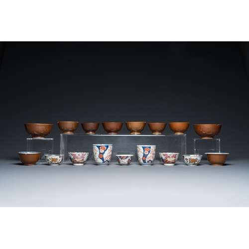 1 - A varied collection of Chinese cups and saucers, 18/19th C.Dia.: 16,5 cm (the largest saucer)Dia.: 1... 