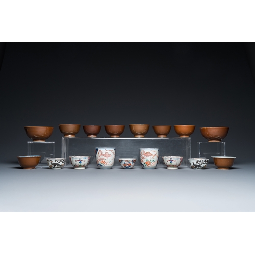 1 - A varied collection of Chinese cups and saucers, 18/19th C.Dia.: 16,5 cm (the largest saucer)Dia.: 1... 