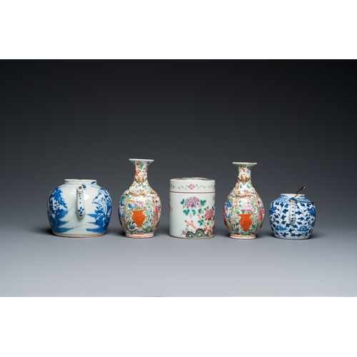 11 - An extensive collection of varied Chinese porcelain wares, 19/20th C.H.: 29 cm (the tallest incl. mo... 