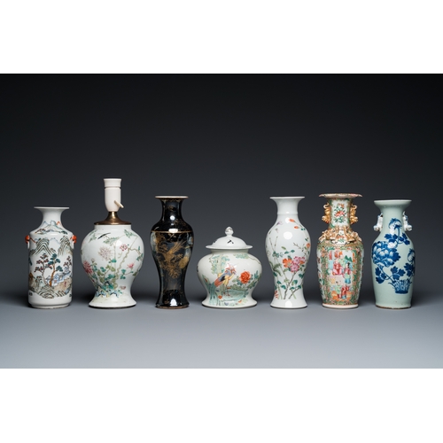 11 - An extensive collection of varied Chinese porcelain wares, 19/20th C.H.: 29 cm (the tallest incl. mo... 