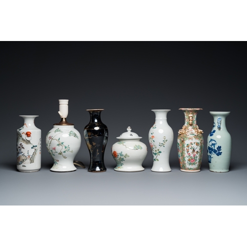 11 - An extensive collection of varied Chinese porcelain wares, 19/20th C.H.: 29 cm (the tallest incl. mo... 