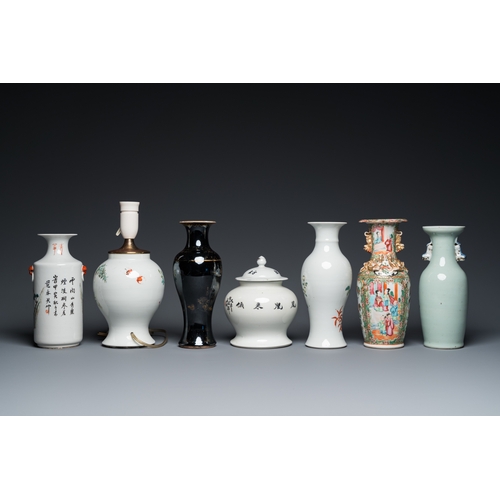 11 - An extensive collection of varied Chinese porcelain wares, 19/20th C.H.: 29 cm (the tallest incl. mo... 