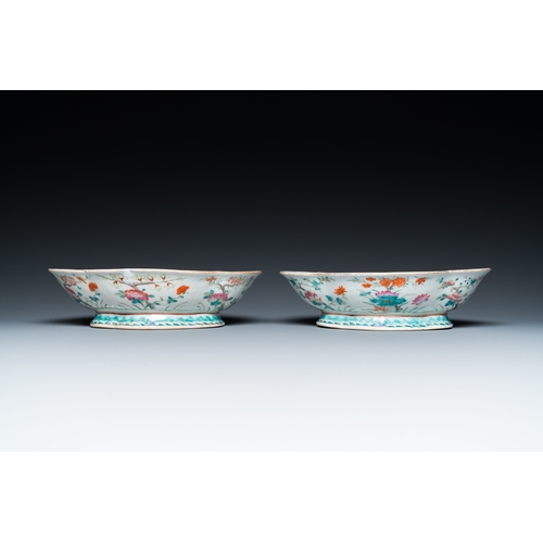 13 - Eleven Chinese famille rose bowls, 19/20th C.Dim.: 27 x 21,5 x 7 cm (the largest bowl)Dia.: 12 cm - ... 